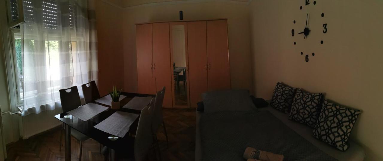 Váralja Vendégház Tata Extérieur photo