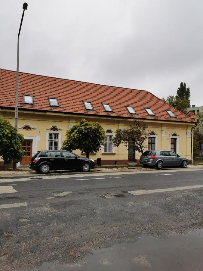 Váralja Vendégház Tata Extérieur photo