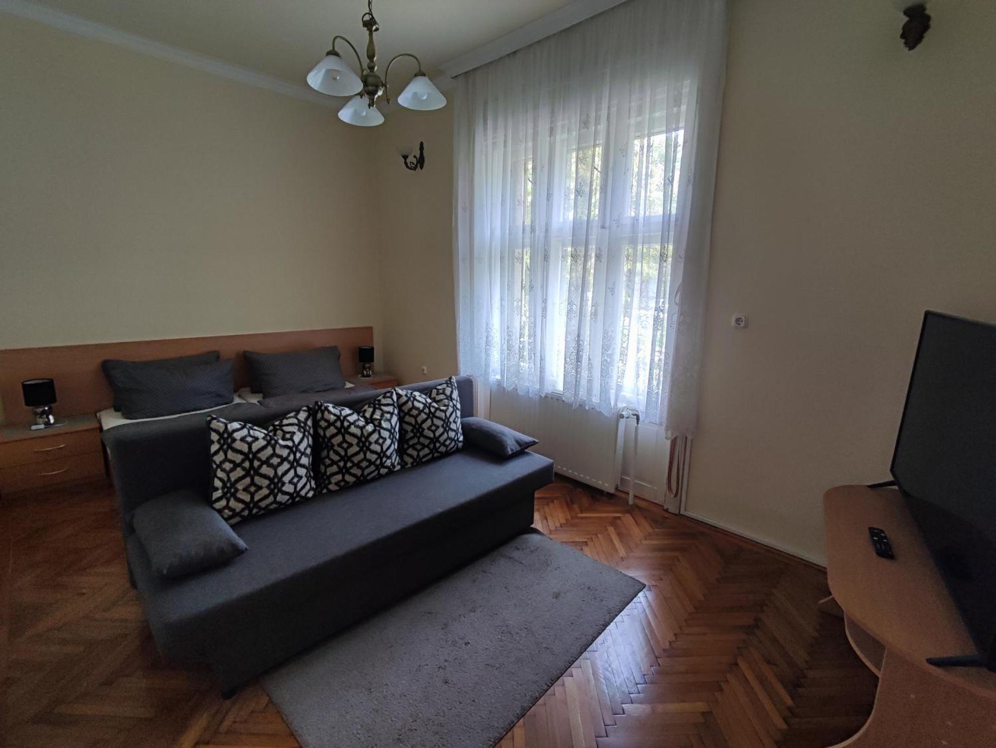 Váralja Vendégház Tata Extérieur photo