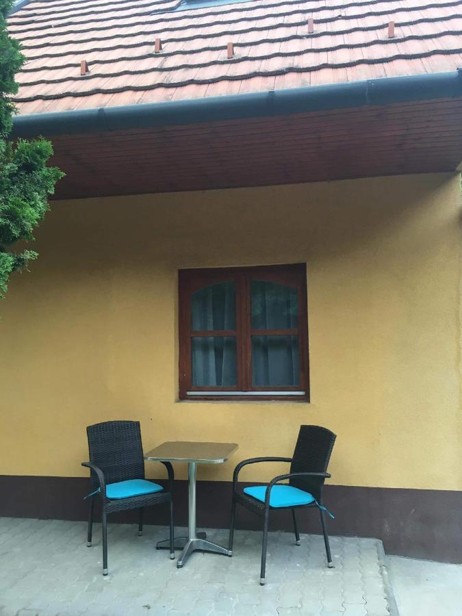 Váralja Vendégház Tata Extérieur photo